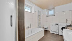 Badezimmer EG