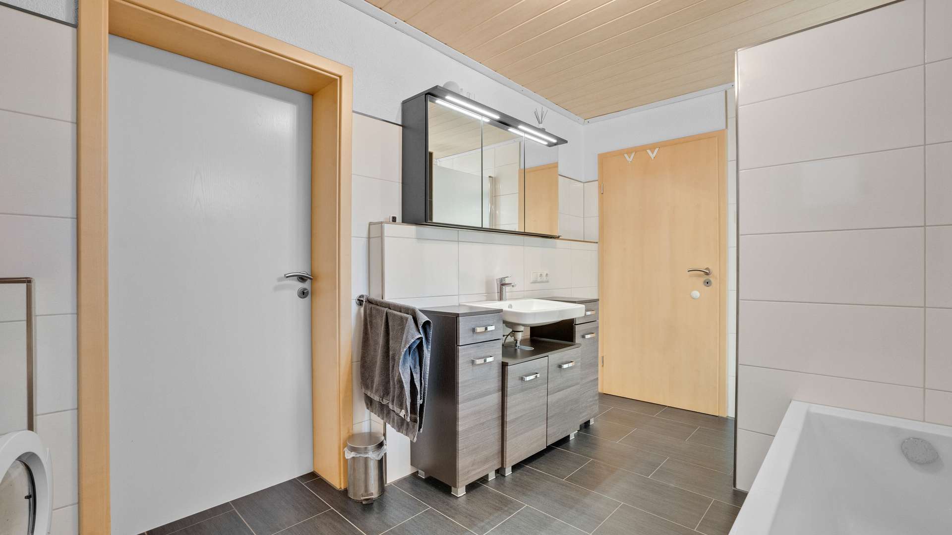 Badezimmer EG
