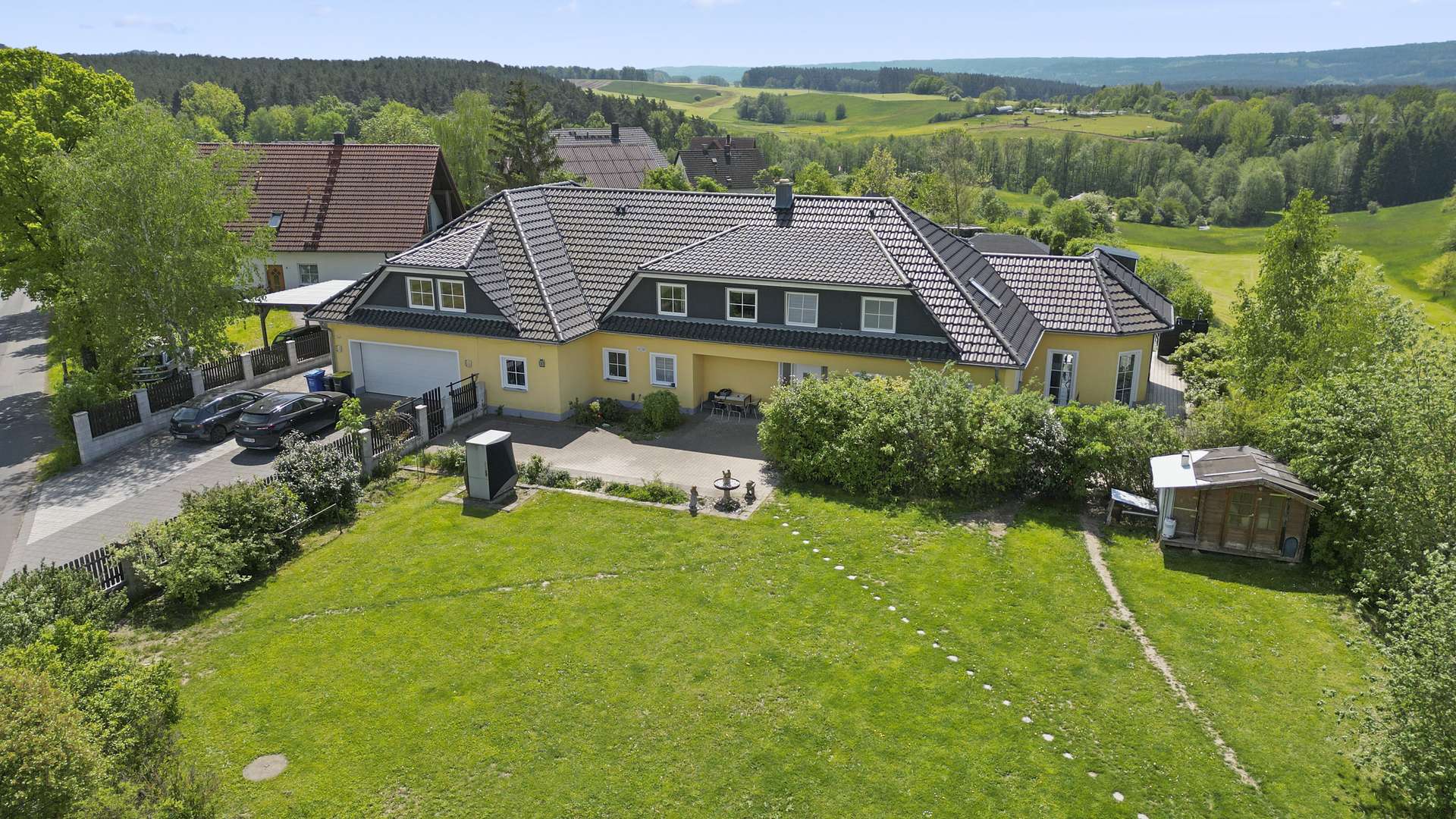 Frontansicht Villa