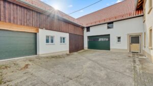 Garagen / Stellplätze