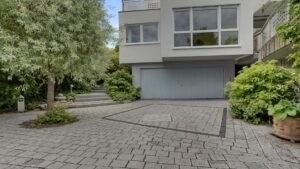Einfahrt