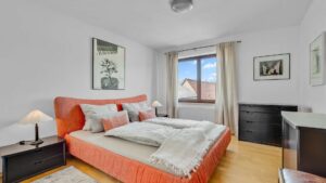 Schlafzimmer DG