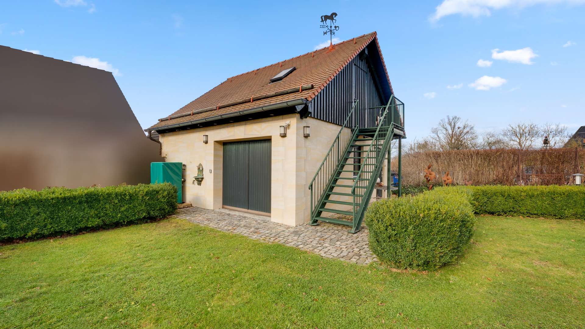 Doppelgarage mit Dachboden