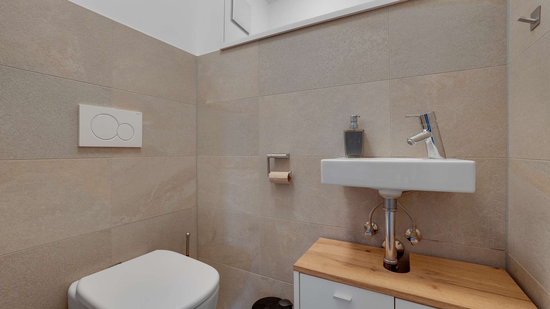 WE1 - WC