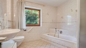 Badezimmer EG