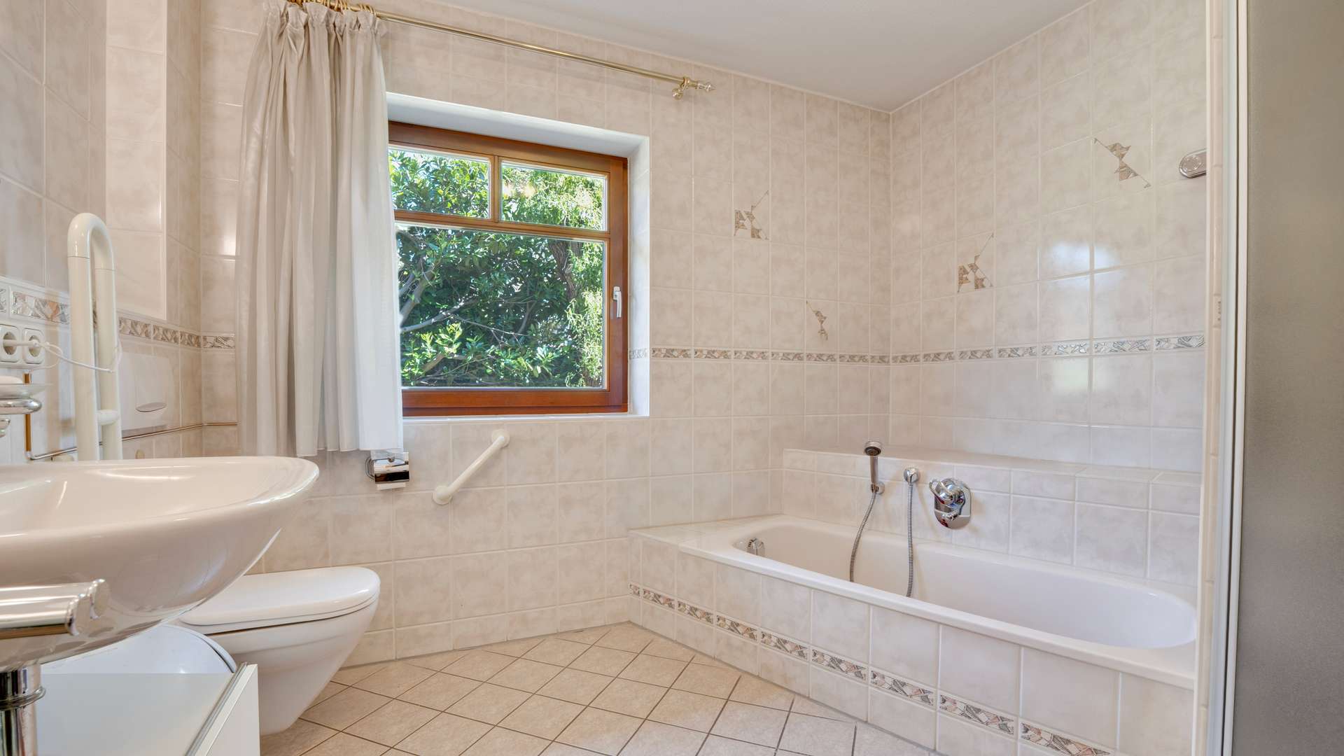 Badezimmer EG