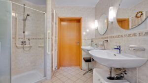 Badezimmer EG