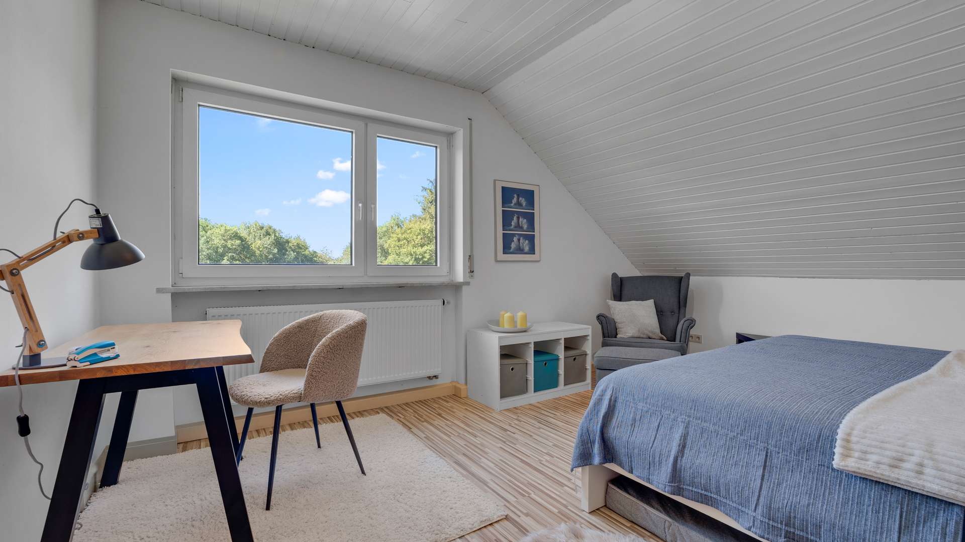Schlafzimmer DG
