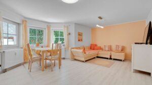 Wohn-/Esszimmer UG