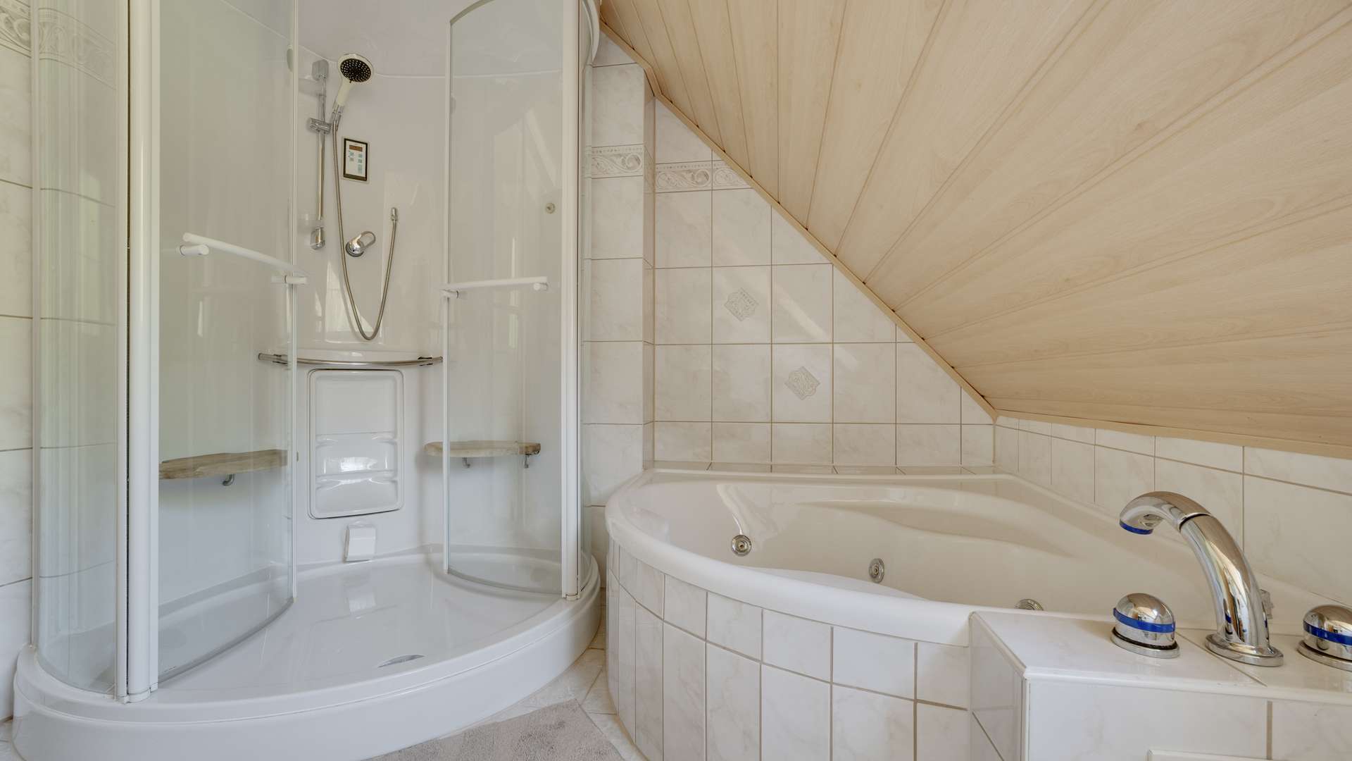 Badezimmer OG