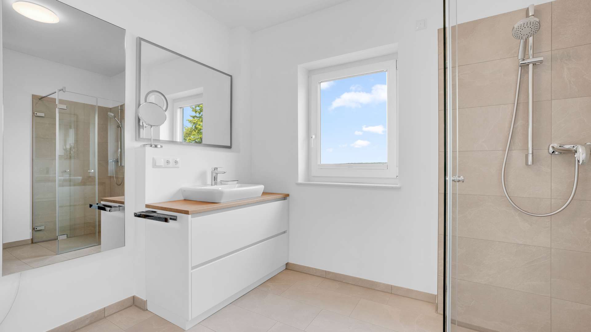 Badezimmer EG