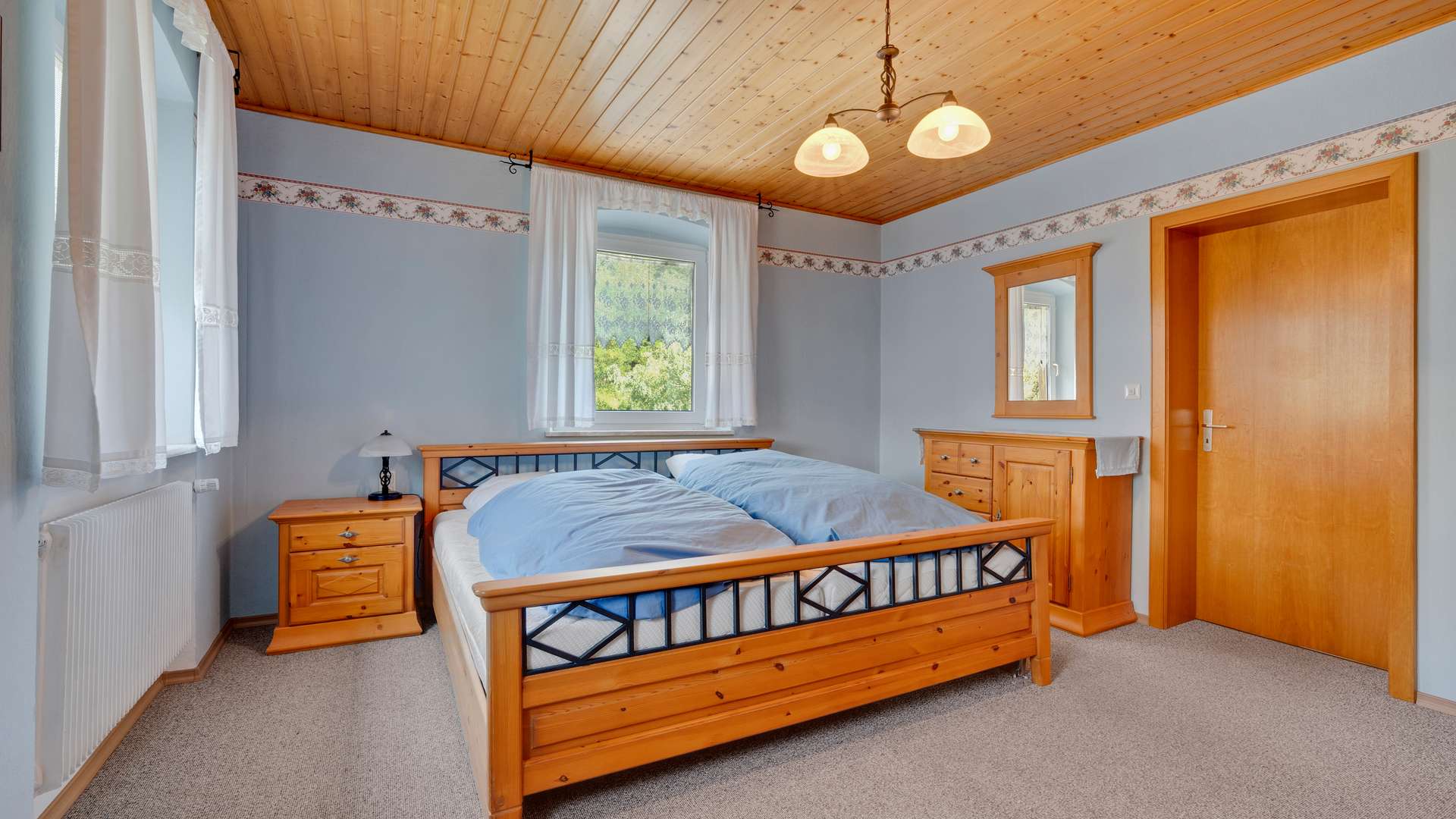 Schlafzimmer OG