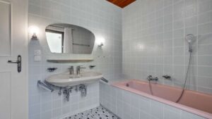 Badezimmer EG