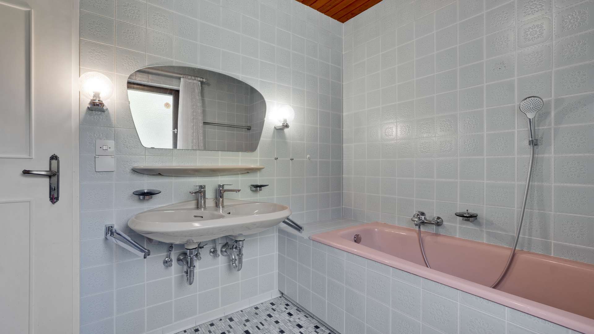 Badezimmer EG
