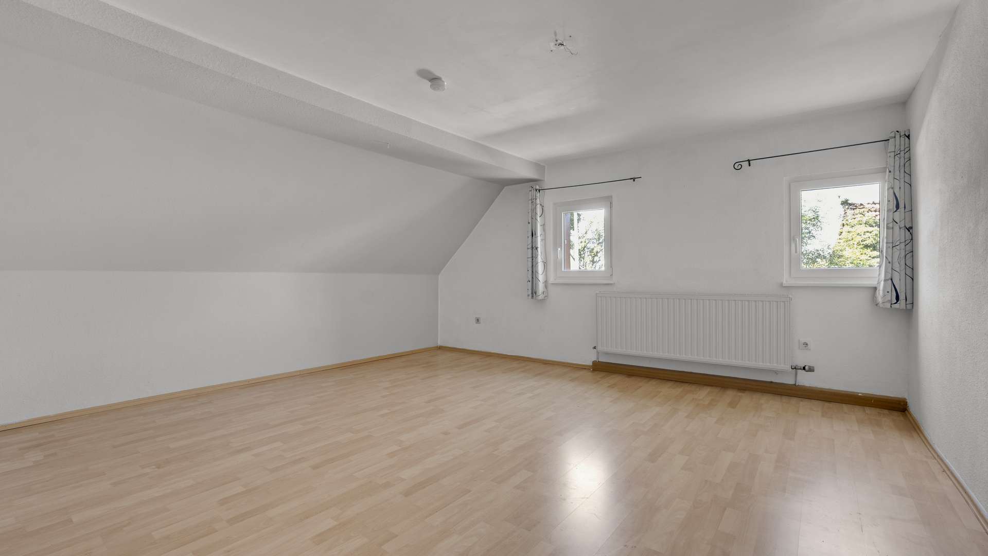 Zimmer 1 OG