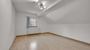 Zimmer 2 OG