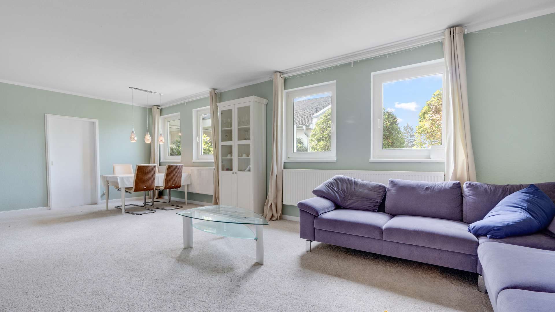 Wohn- und Essbereich - Flügel links