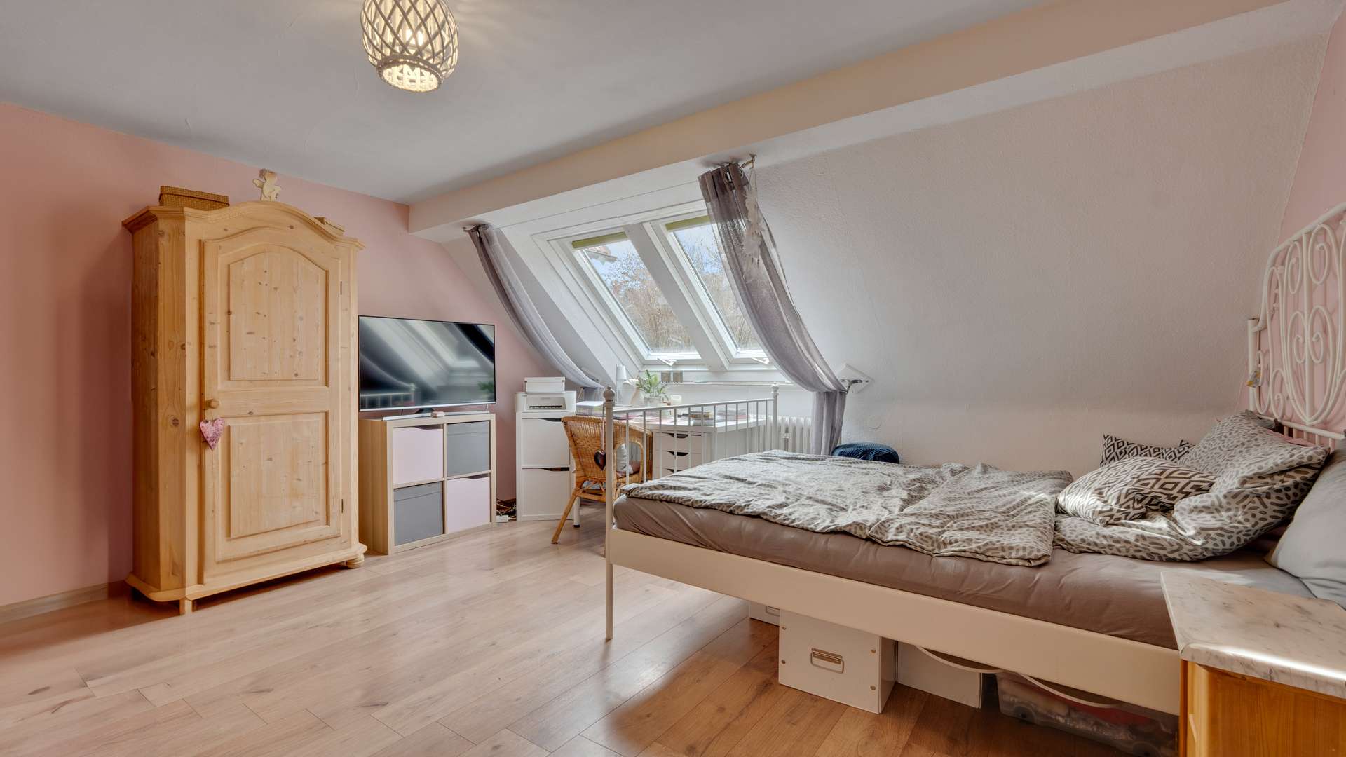 Arbeits-/Kinderzimmer OG