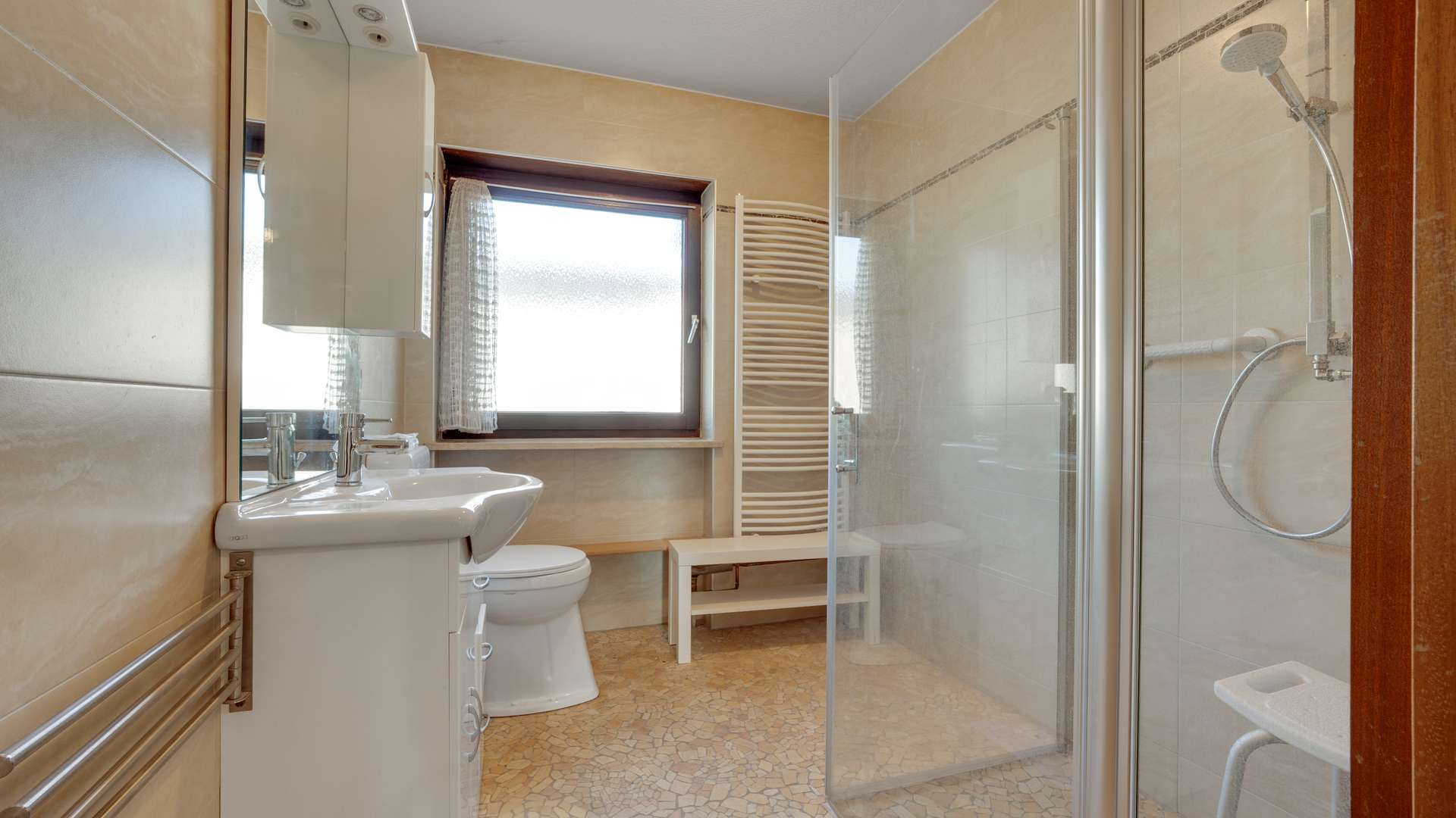 ELW Badezimmer EG rechts