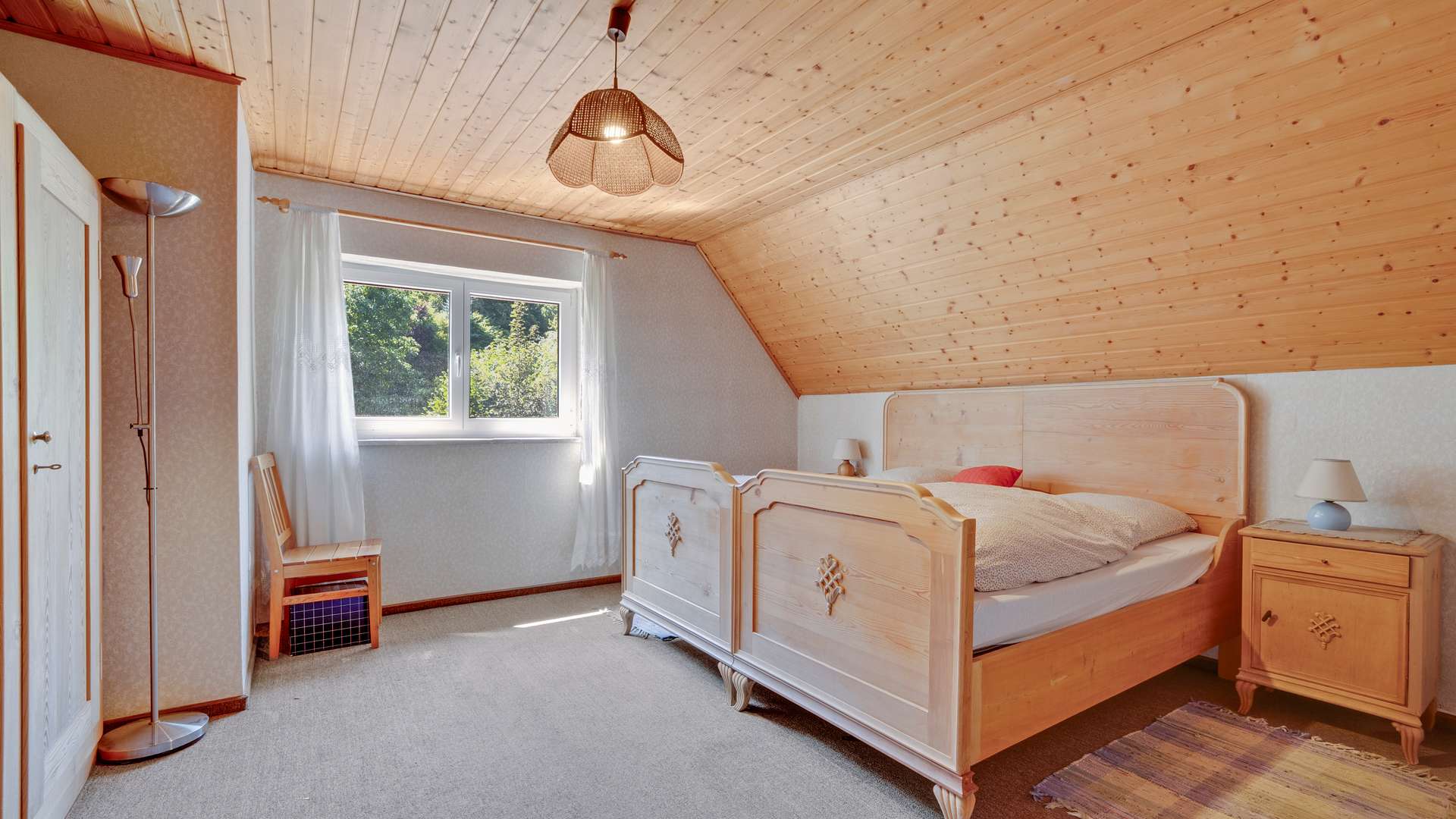 Schlafzimmer DG