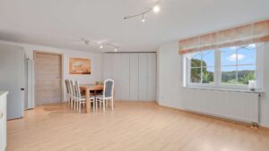 UG - Wohn-/Esszimmer/Küche