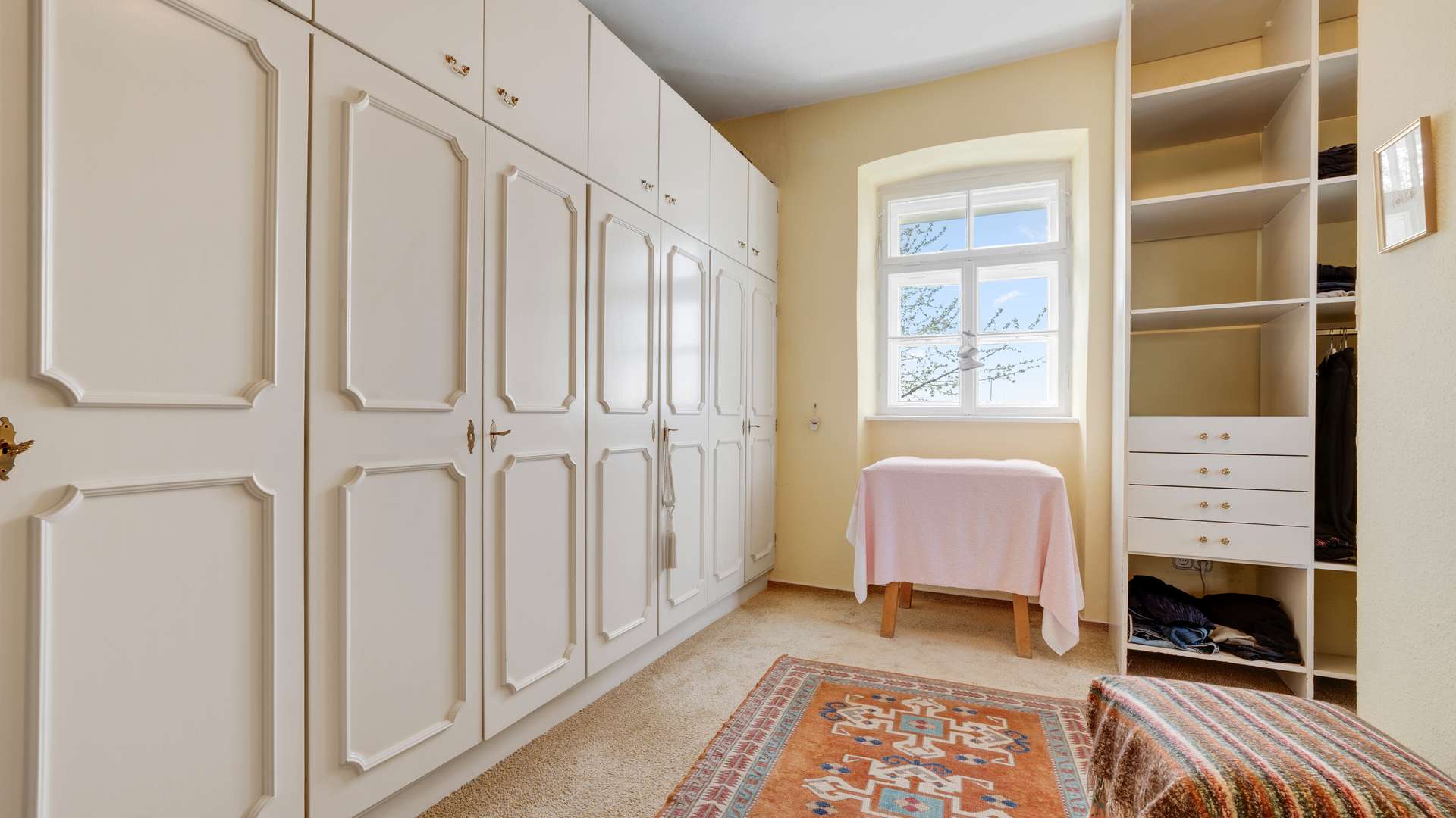 Haus OG Ankleidezimmer