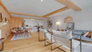 Wohn-/Esszimmer / Küche