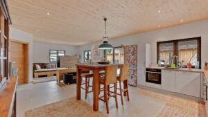 Wohn- und Esszimmer / Küche