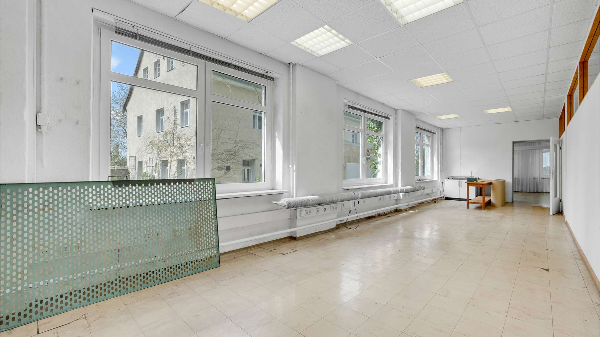 Fabrik OG Produktionsraum