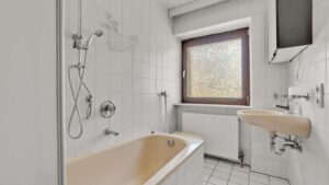 Badezimmer EG
