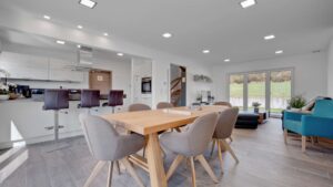 Wohn- und Esszimmer / Küche EG