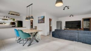 Wohn- und Esszimmer / Küche EG