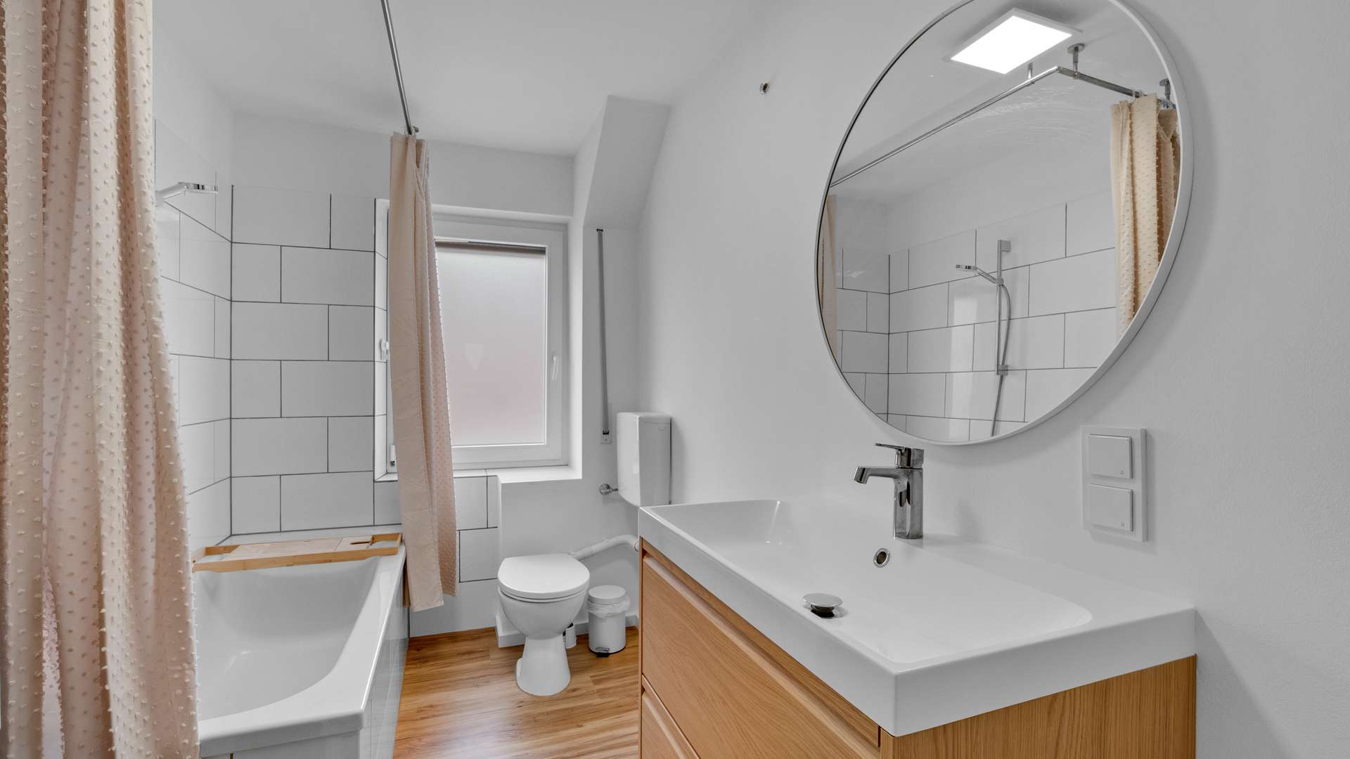 1.OG - Badezimmer - WE 2