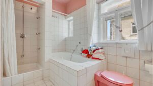 Haus OG Badezimmer