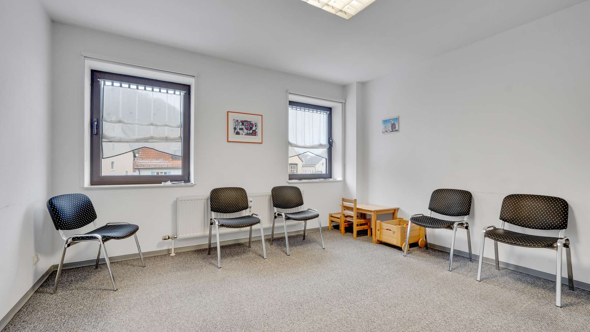 GE 6: Wartezimmer Arztpraxis