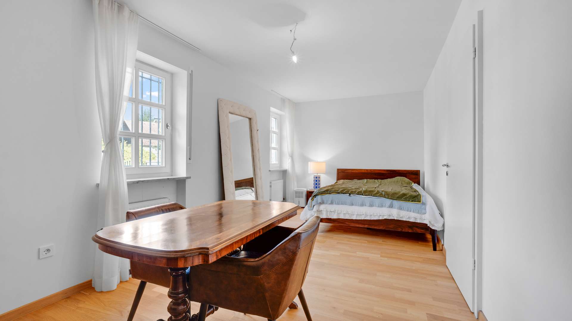 Schlafzimmer UG