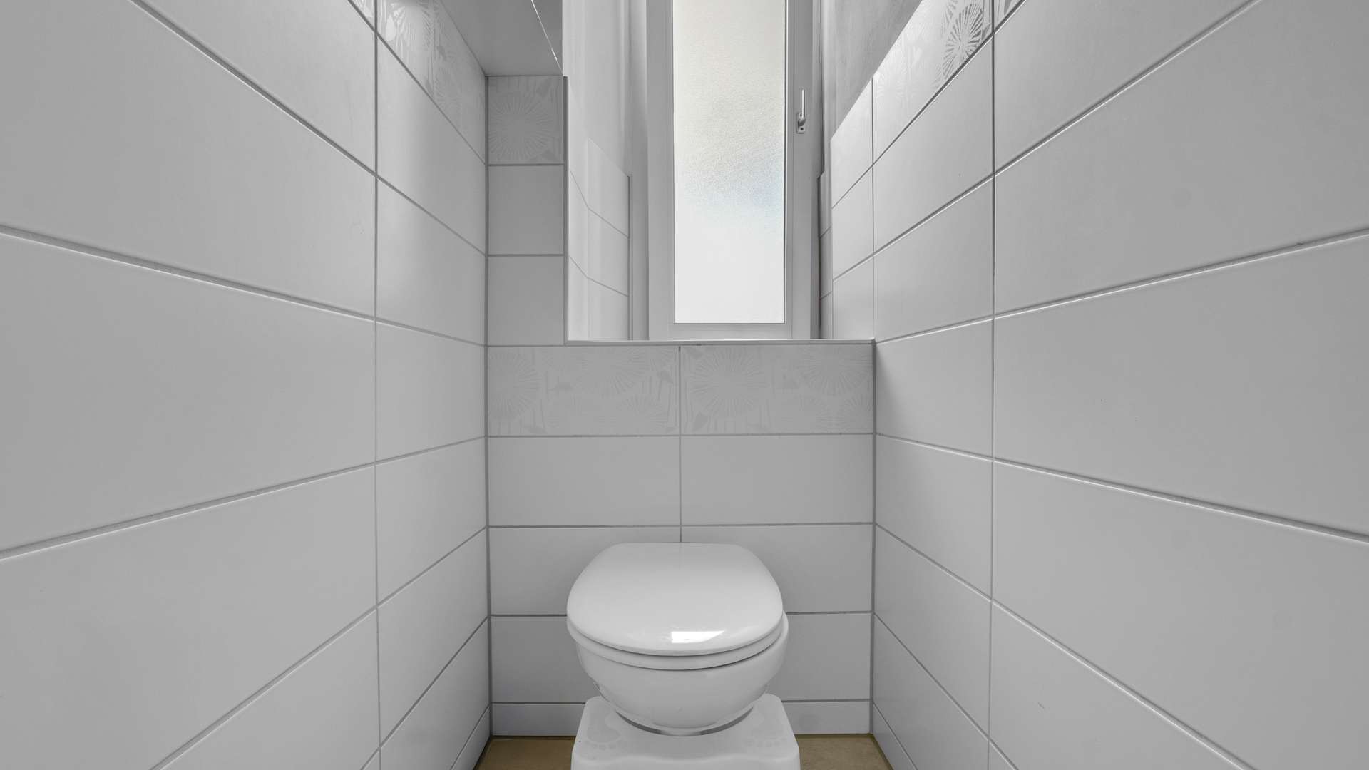 WE 4: WC 1. OG