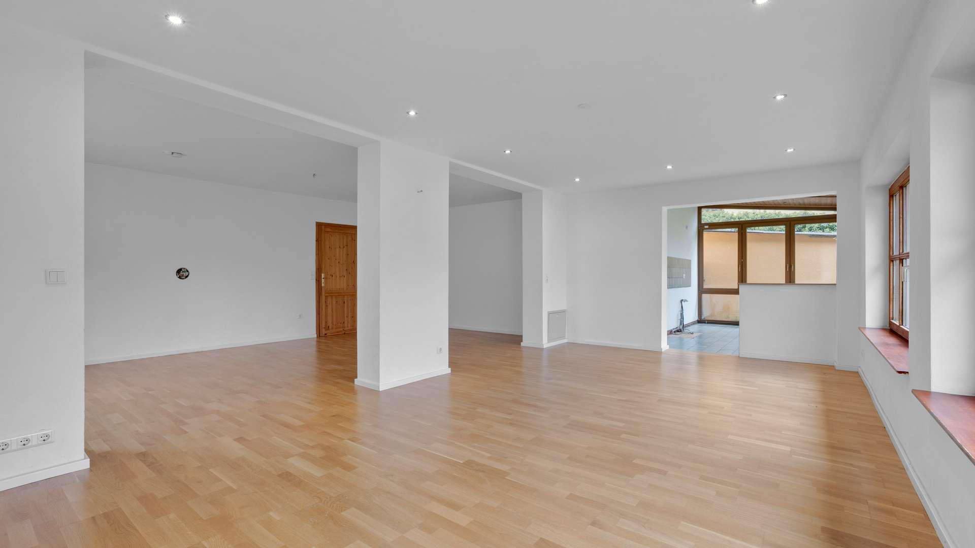 EG - Wohn-/Esszimmer mit Küche