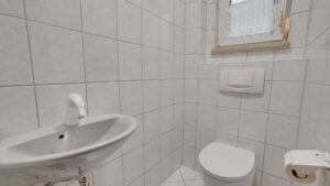 EG - WC