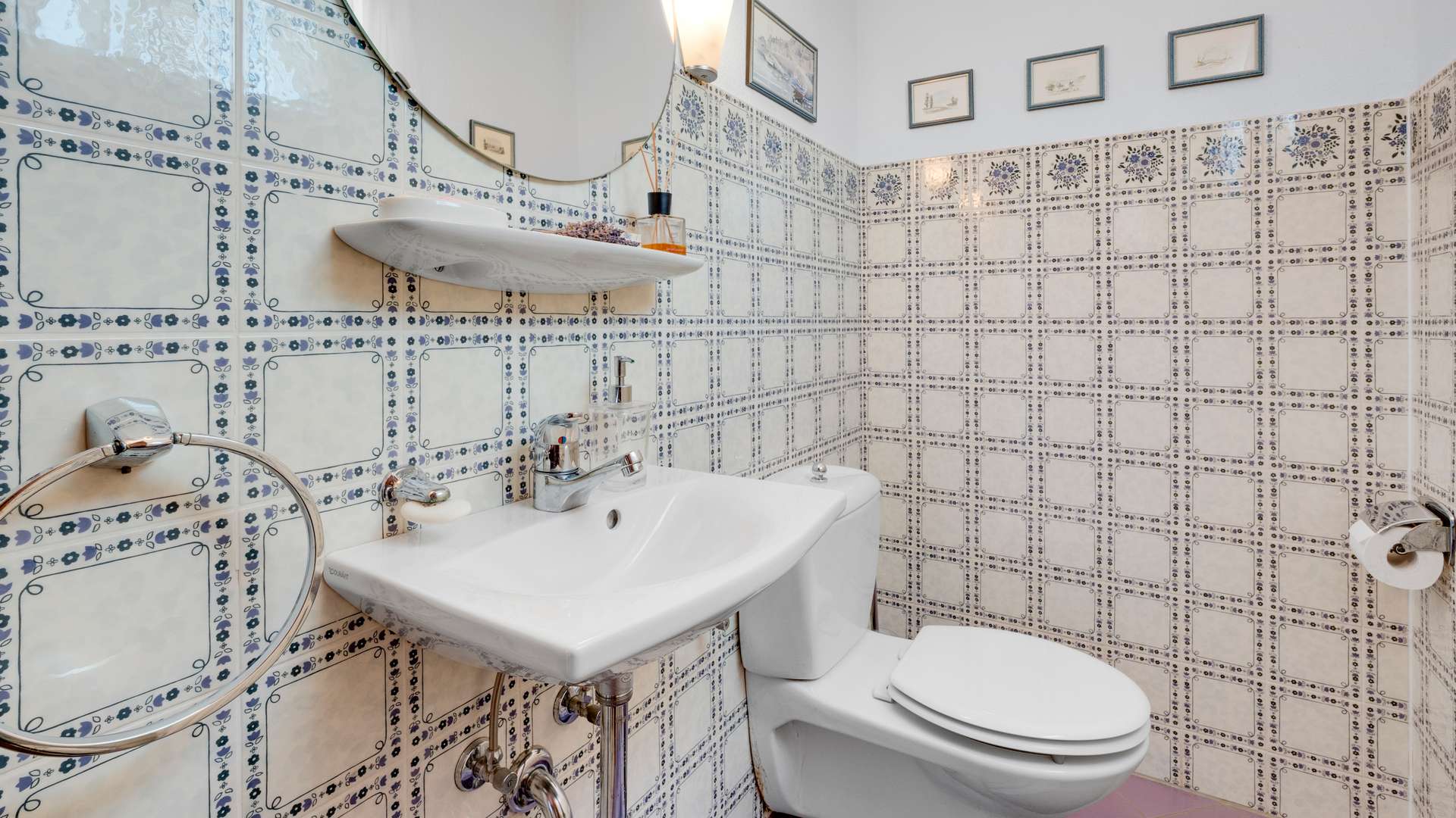 EG - WC