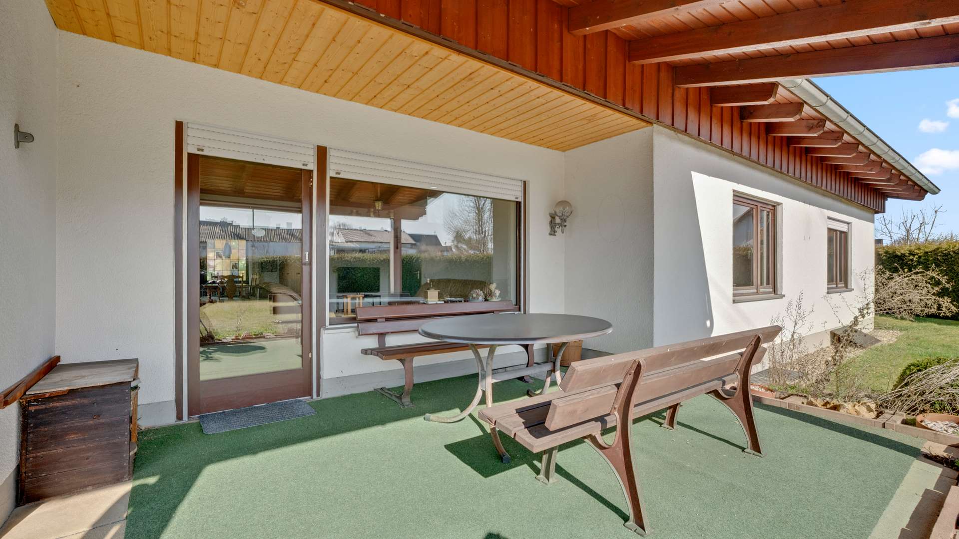 EG - Überdachte Terrasse