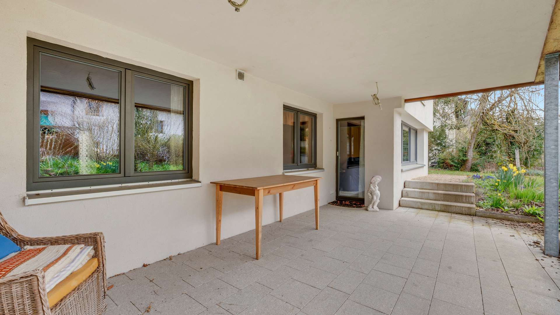 UG - Überdachte Terrasse - ELW