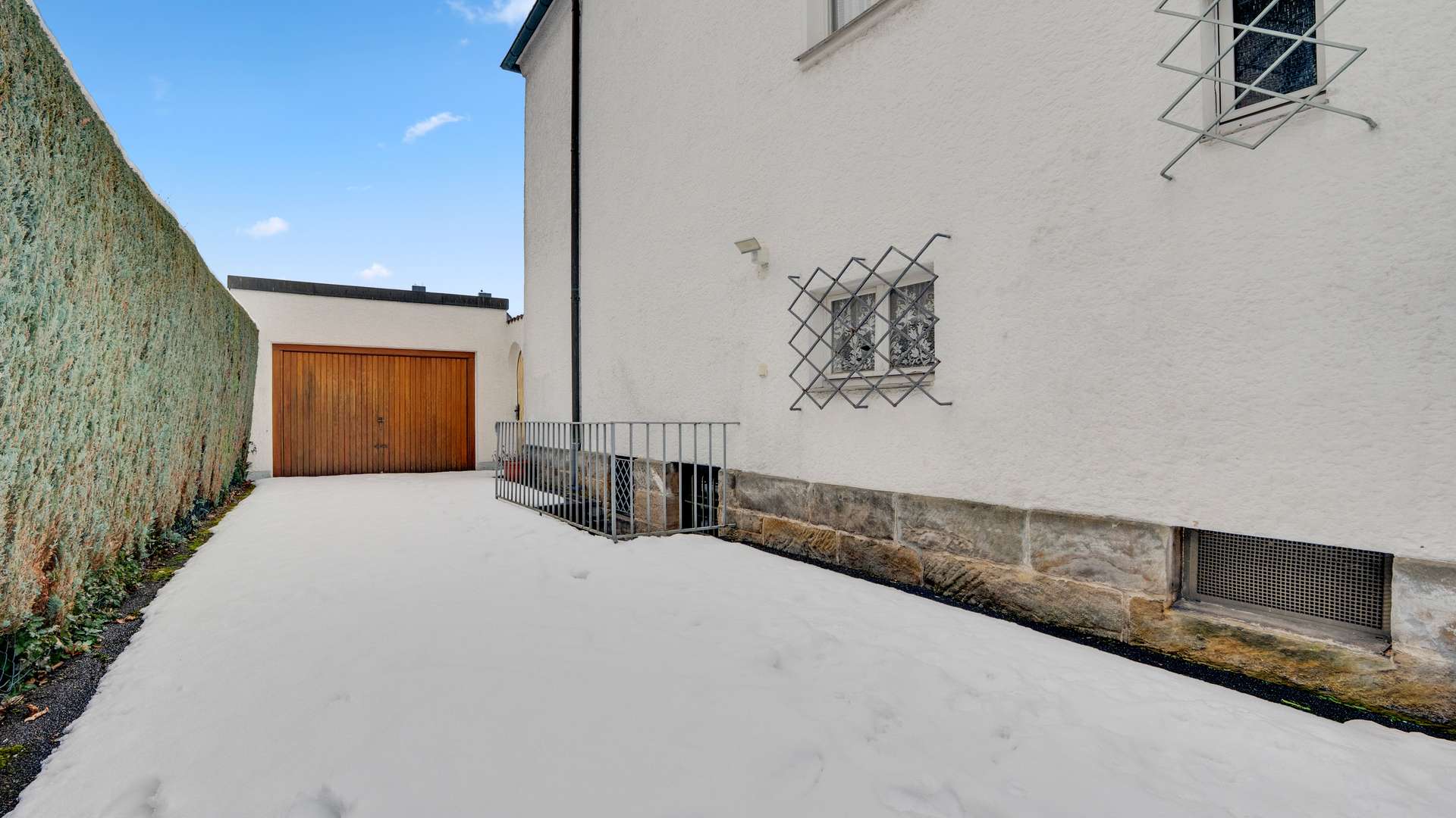 Garage / Einfahrt