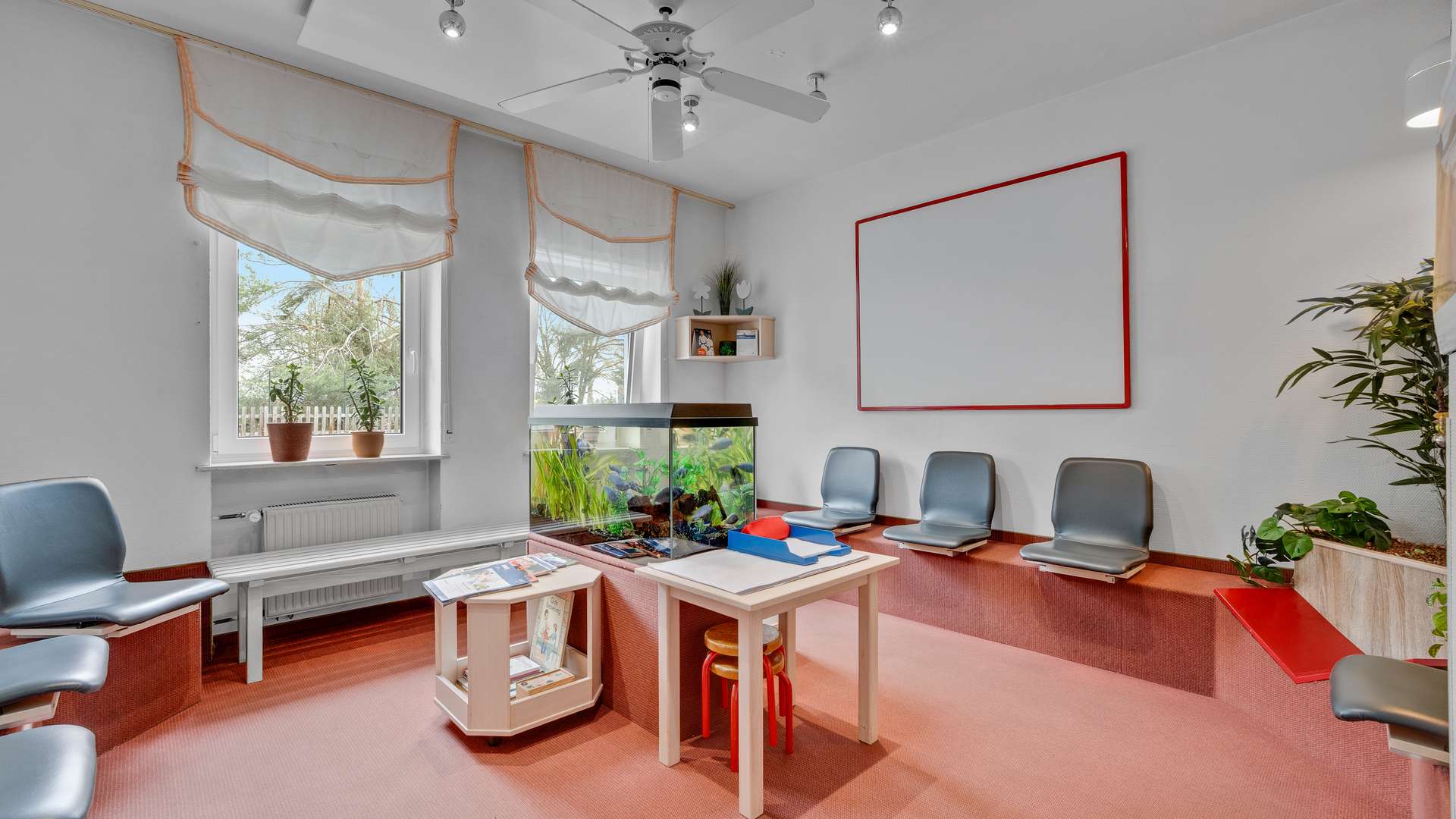 40 - GE 1 - Wartezimmer - EG