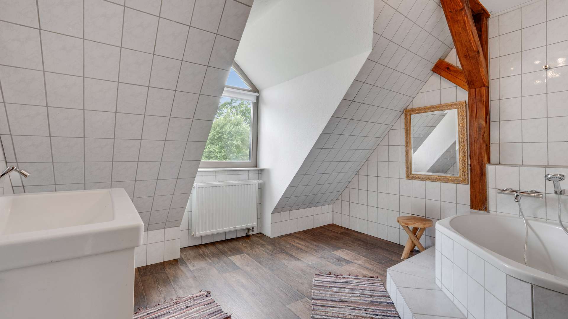 DG - Badezimmer 1
