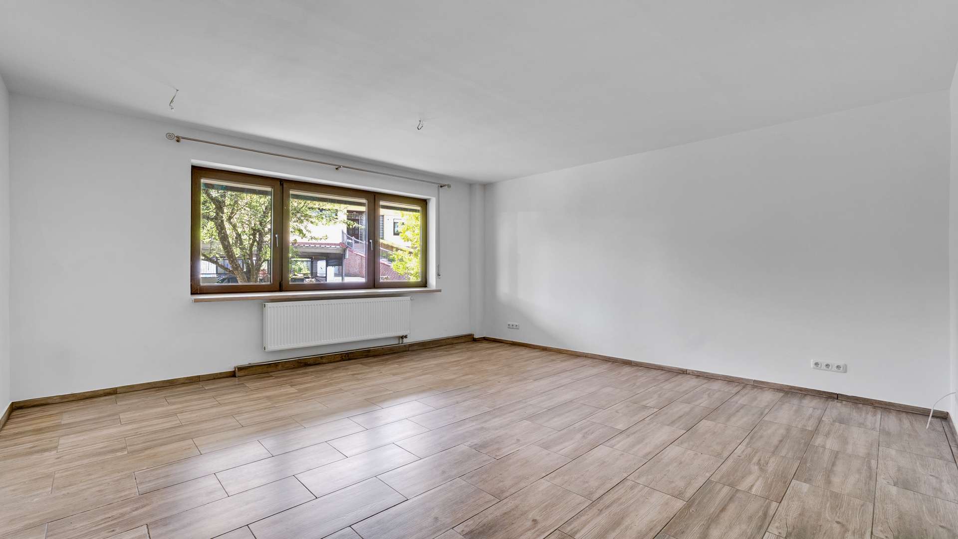 UG - Wohn-/Esszimmer - ELW