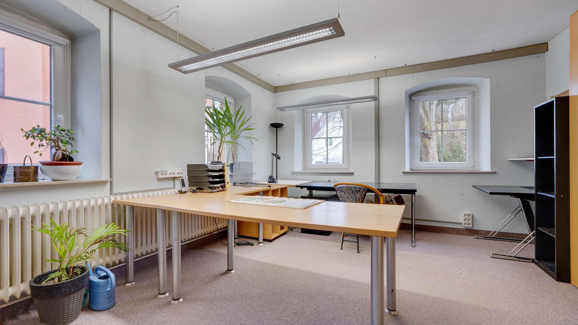 Büro EG