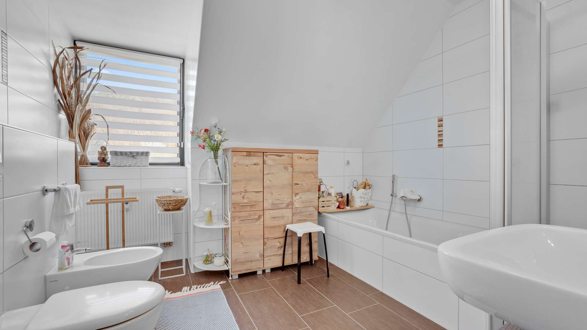 WE 2: Badezimmer