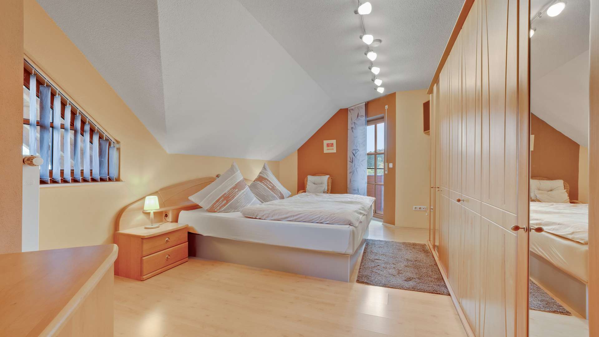 Schlafzimmer OG