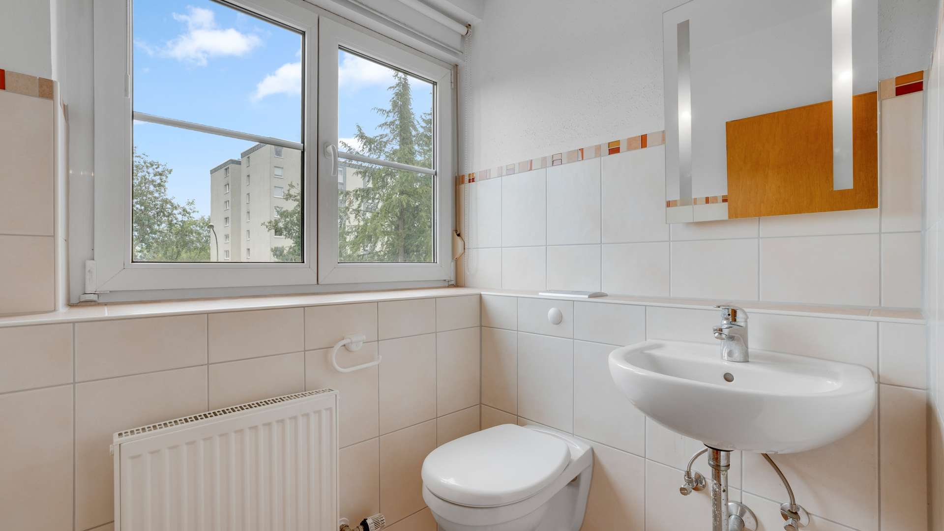 EG - WC